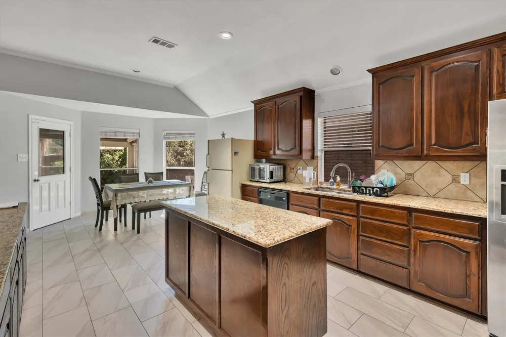 1506 Park Grove Drive Irving, TX 75060