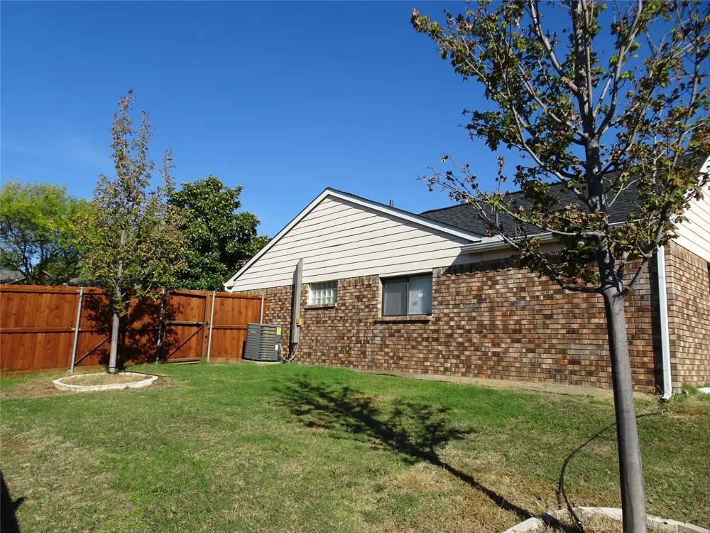 266 Barclay Avenue Coppell, TX 75019