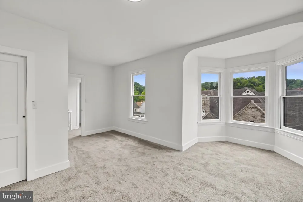 44 HANOVER STREET Glen Rock, PA 17327