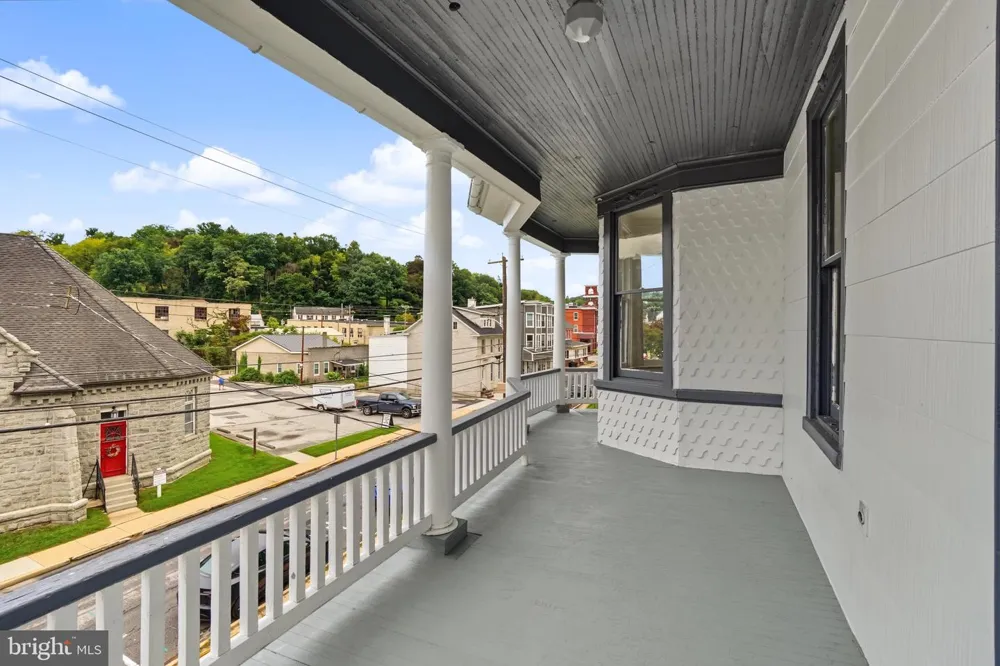 44 HANOVER STREET Glen Rock, PA 17327