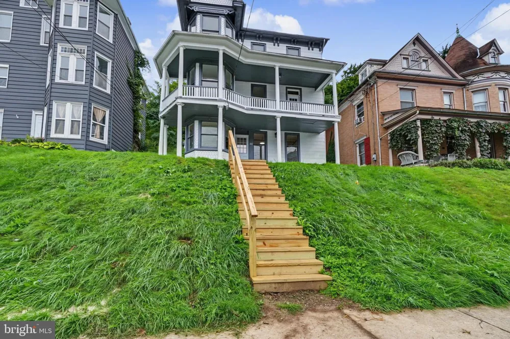 44 HANOVER STREET Glen Rock, PA 17327