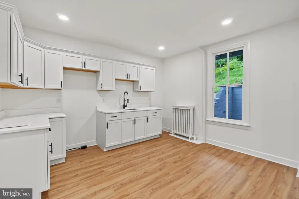 44 HANOVER STREET Glen Rock, PA 17327