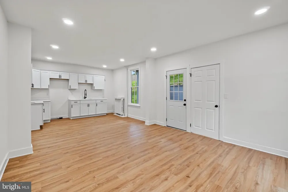 44 HANOVER STREET Glen Rock, PA 17327