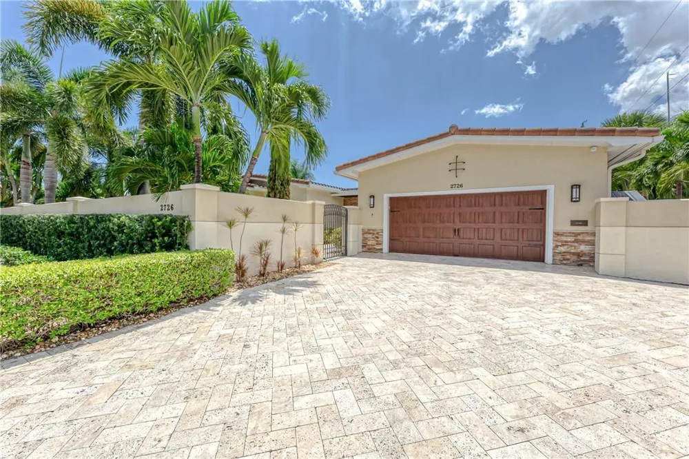 2726 NE 25TH PLACE Fort Lauderdale, FL 33305
