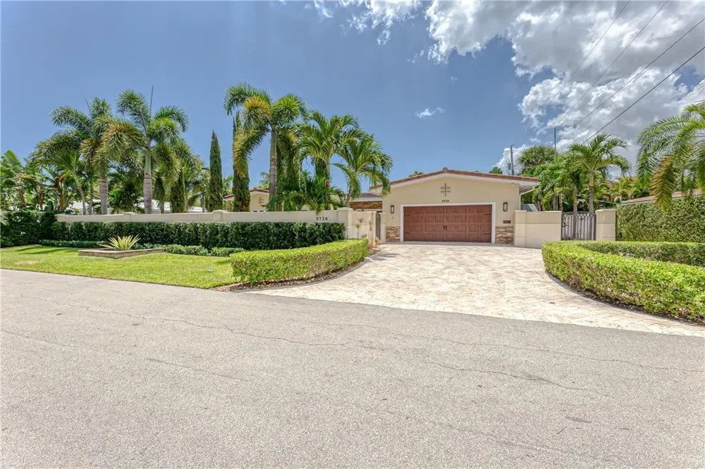 2726 NE 25TH PLACE Fort Lauderdale, FL 33305