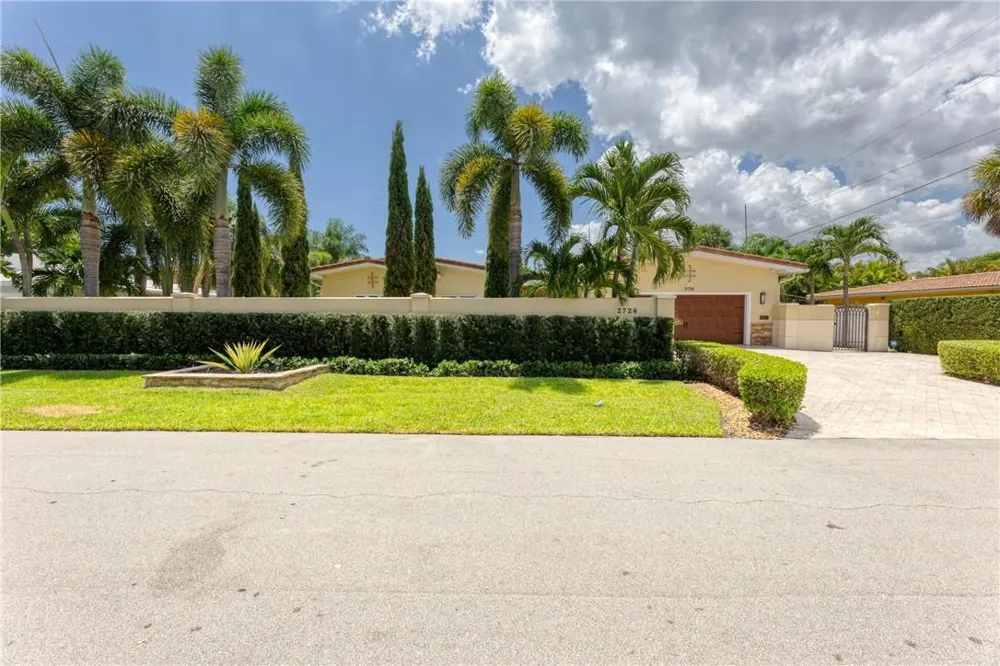 2726 NE 25TH PLACE Fort Lauderdale, FL 33305