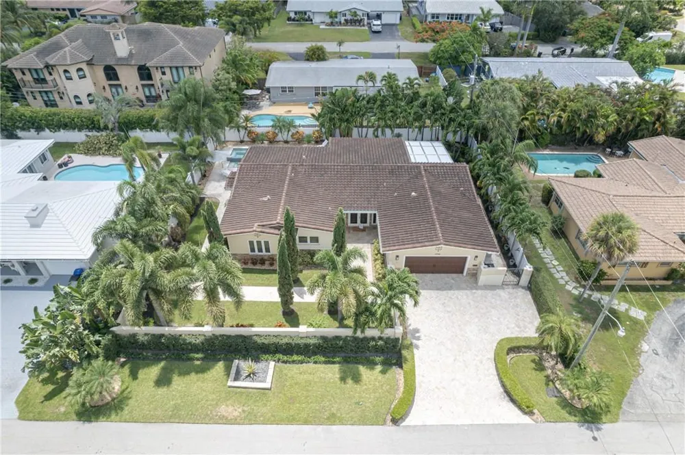 2726 NE 25TH PLACE Fort Lauderdale, FL 33305