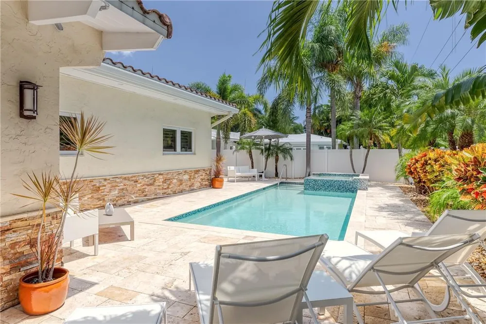 2726 NE 25TH PLACE Fort Lauderdale, FL 33305