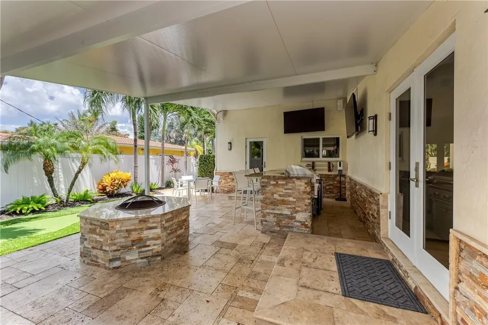 2726 NE 25TH PLACE Fort Lauderdale, FL 33305