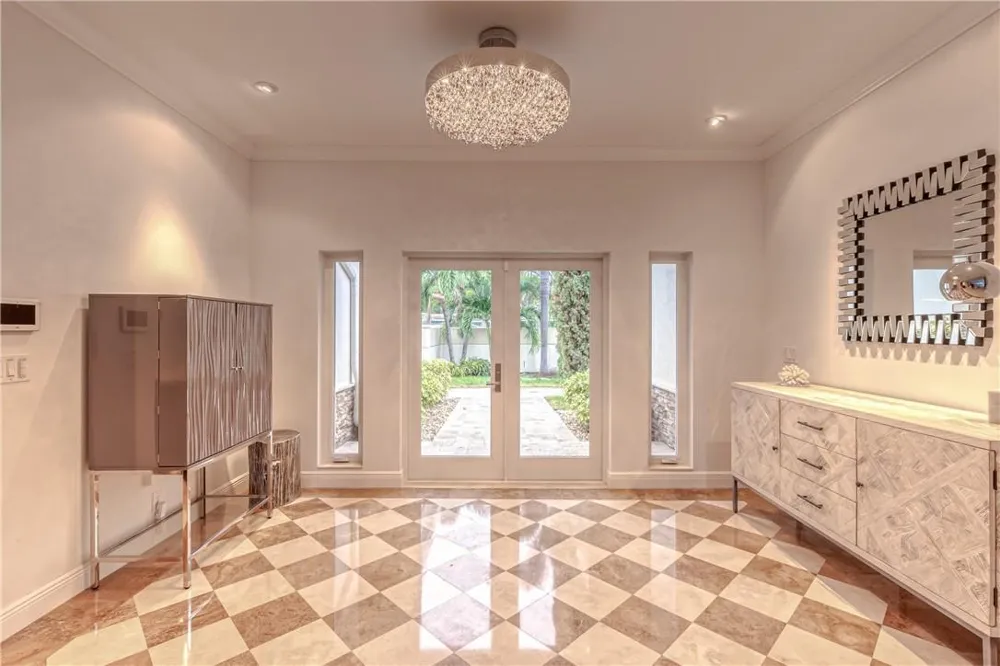 2726 NE 25TH PLACE Fort Lauderdale, FL 33305