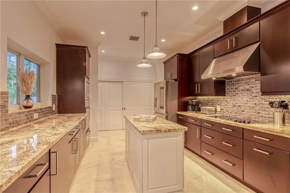 2726 NE 25TH PLACE Fort Lauderdale, FL 33305