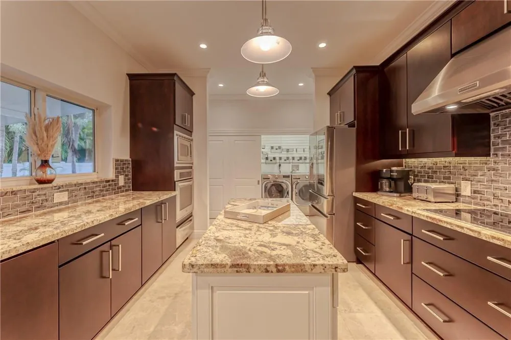 2726 NE 25TH PLACE Fort Lauderdale, FL 33305