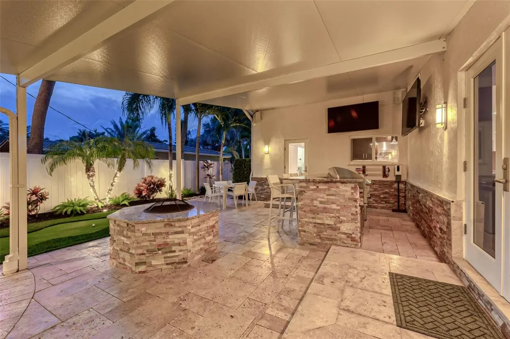 2726 NE 25TH PLACE Fort Lauderdale, FL 33305