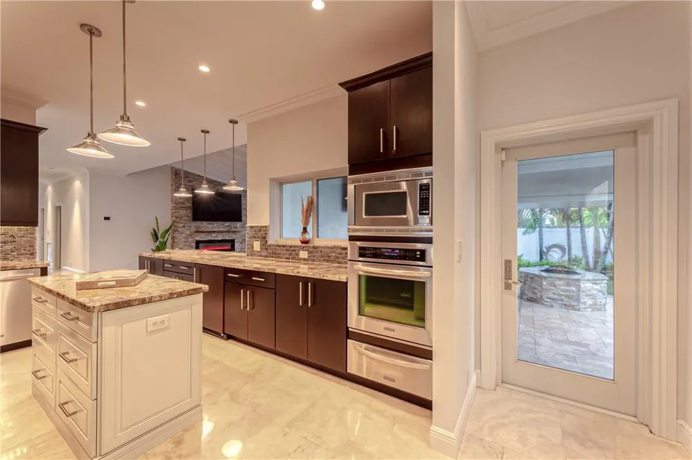 2726 NE 25TH PLACE Fort Lauderdale, FL 33305