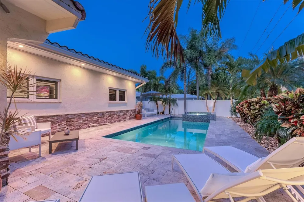 2726 NE 25TH PLACE Fort Lauderdale, FL 33305