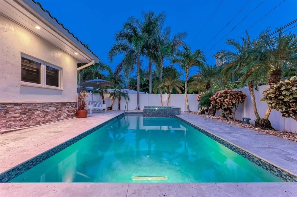 2726 NE 25TH PLACE Fort Lauderdale, FL 33305