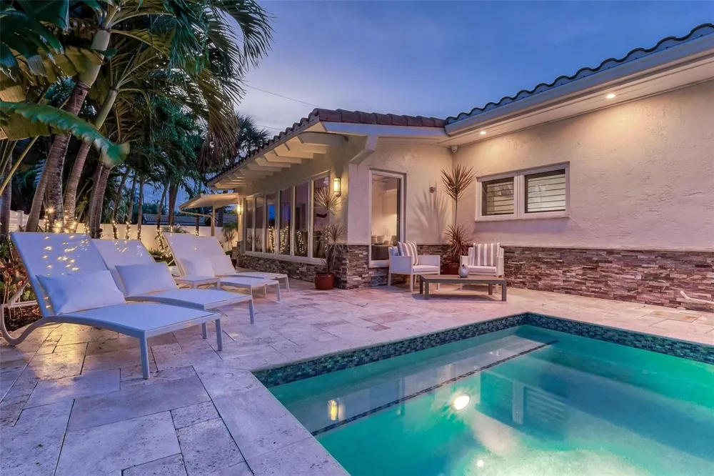 2726 NE 25TH PLACE Fort Lauderdale, FL 33305