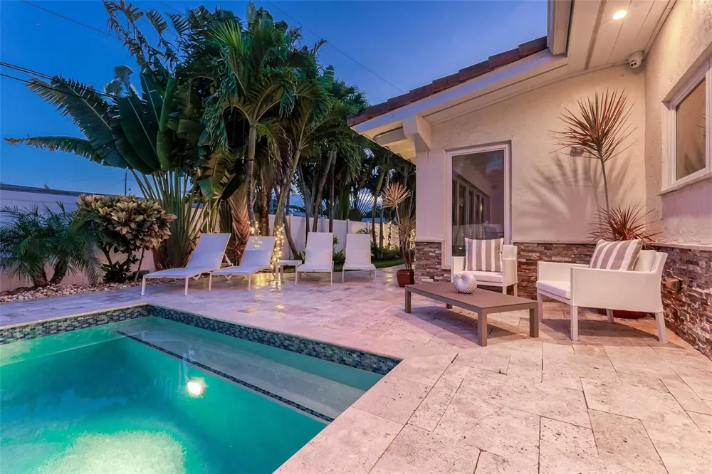 2726 NE 25TH PLACE Fort Lauderdale, FL 33305