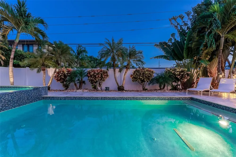 2726 NE 25TH PLACE Fort Lauderdale, FL 33305