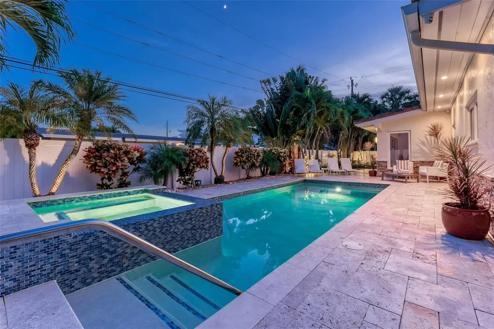 2726 NE 25TH PLACE Fort Lauderdale, FL 33305