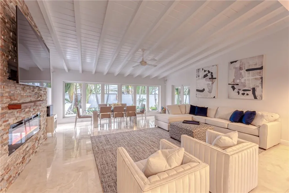 2726 NE 25TH PLACE Fort Lauderdale, FL 33305