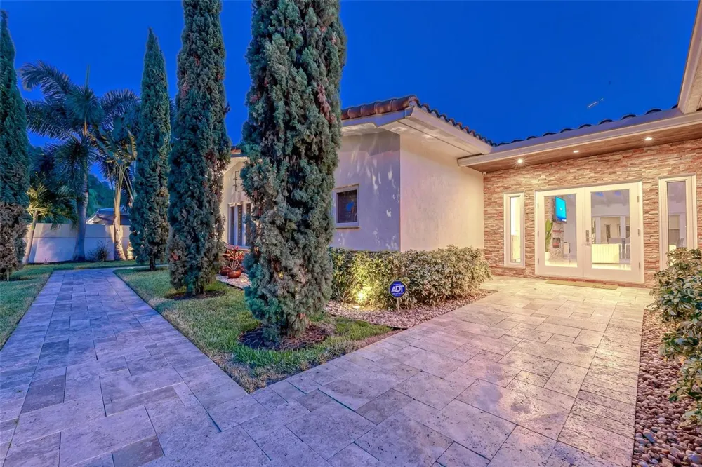 2726 NE 25TH PLACE Fort Lauderdale, FL 33305
