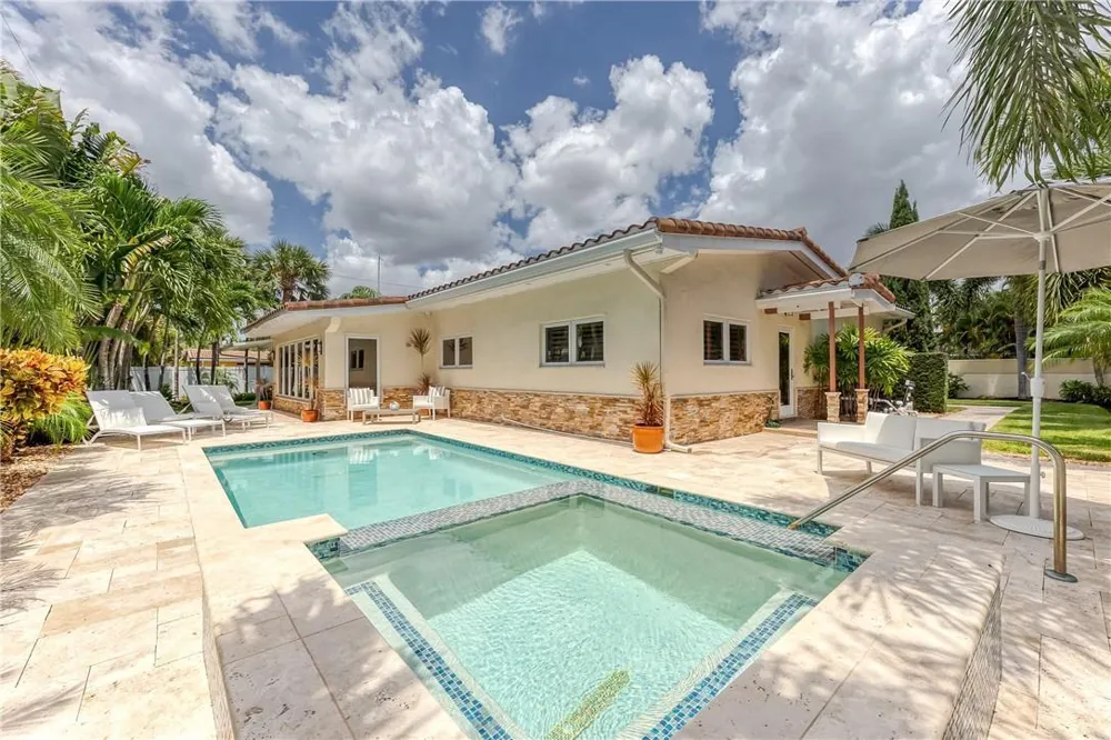 2726 NE 25TH PLACE Fort Lauderdale, FL 33305