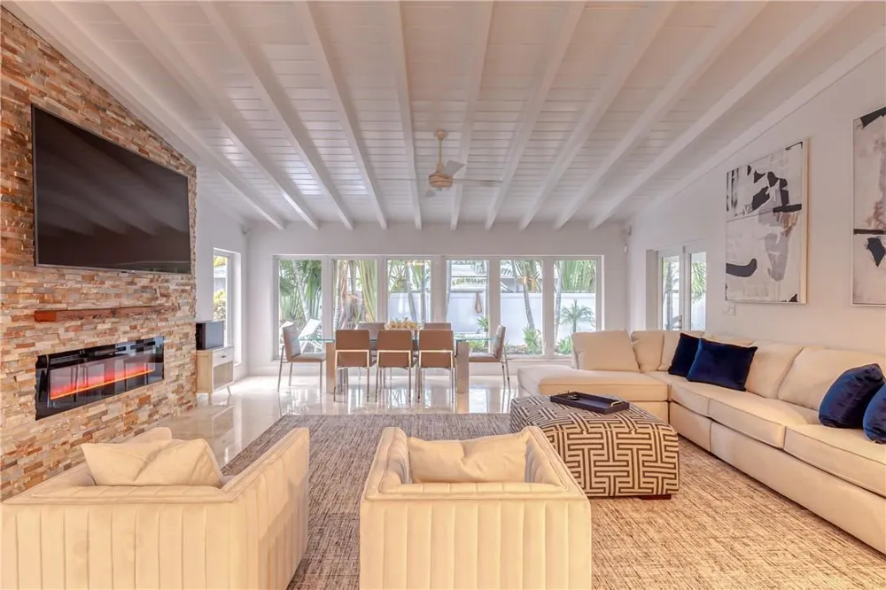 2726 NE 25TH PLACE Fort Lauderdale, FL 33305