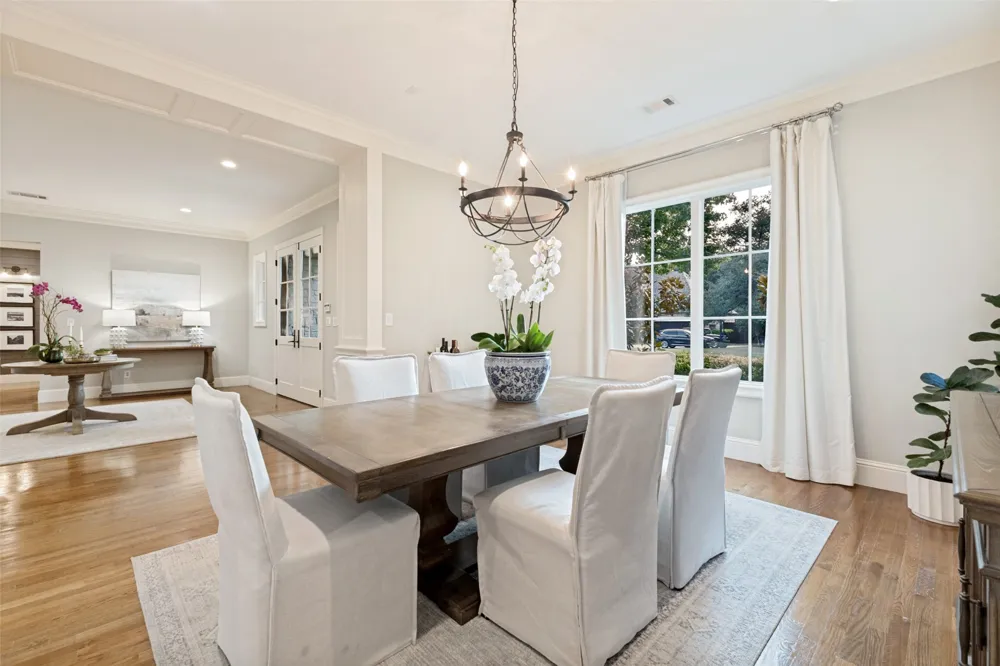 10322 Best Drive Dallas, TX 75229