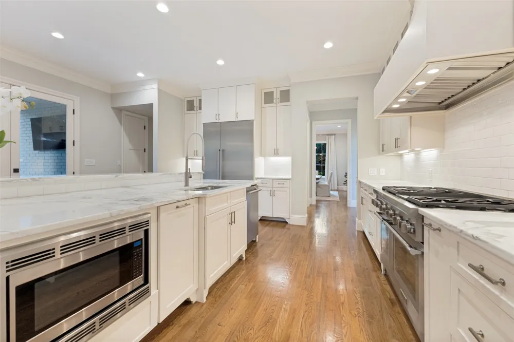 10322 Best Drive Dallas, TX 75229