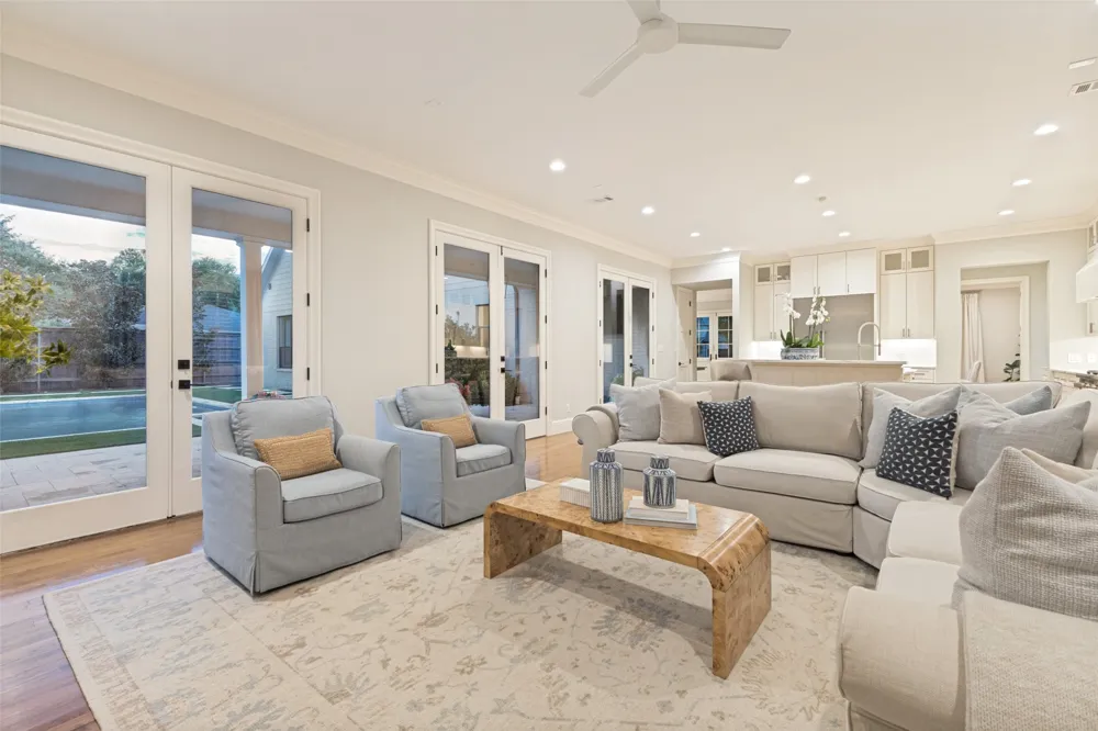 10322 Best Drive Dallas, TX 75229