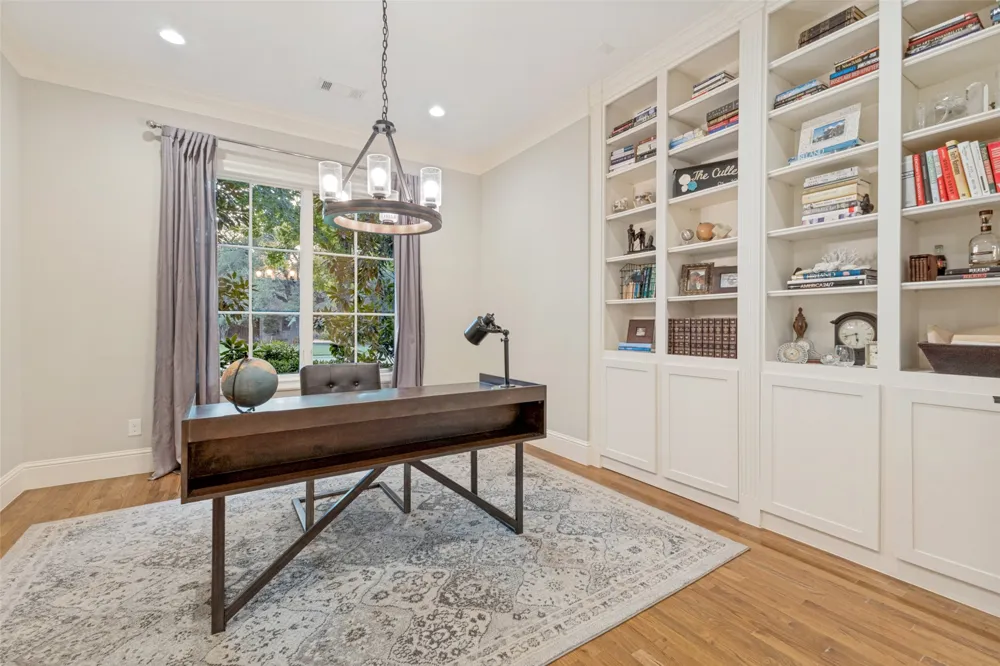 10322 Best Drive Dallas, TX 75229