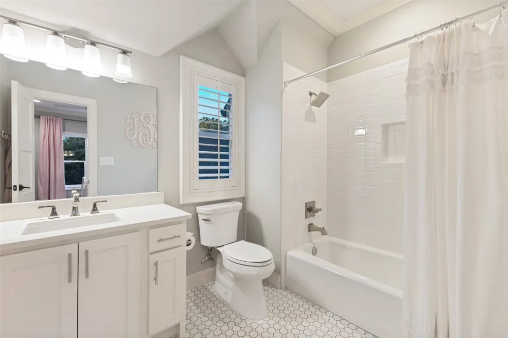 10322 Best Drive Dallas, TX 75229