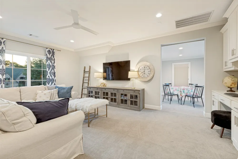 10322 Best Drive Dallas, TX 75229
