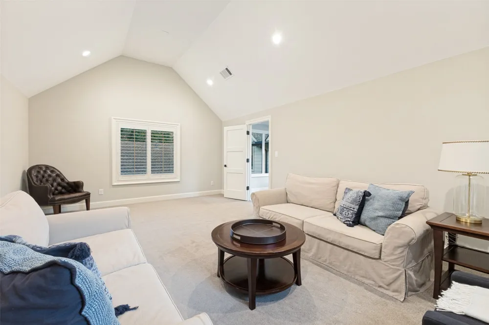 10322 Best Drive Dallas, TX 75229