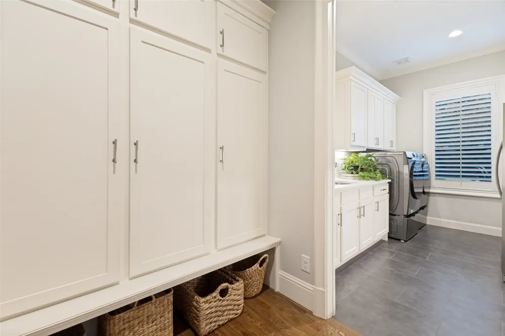 10322 Best Drive Dallas, TX 75229