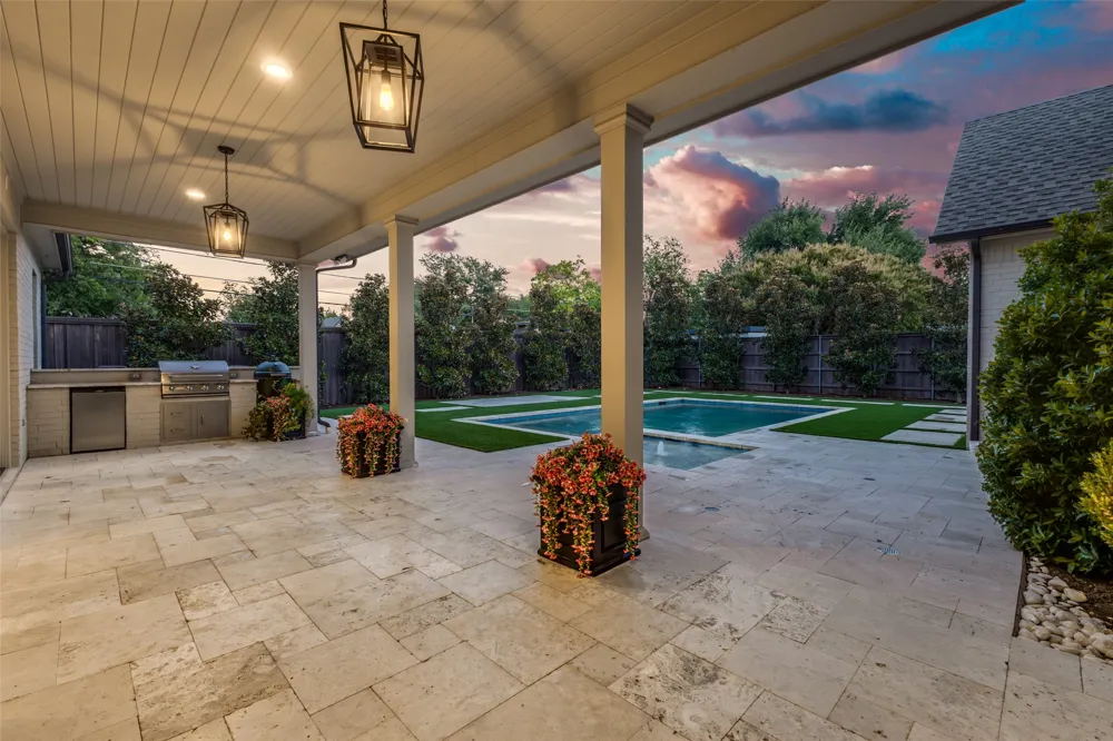 10322 Best Drive Dallas, TX 75229