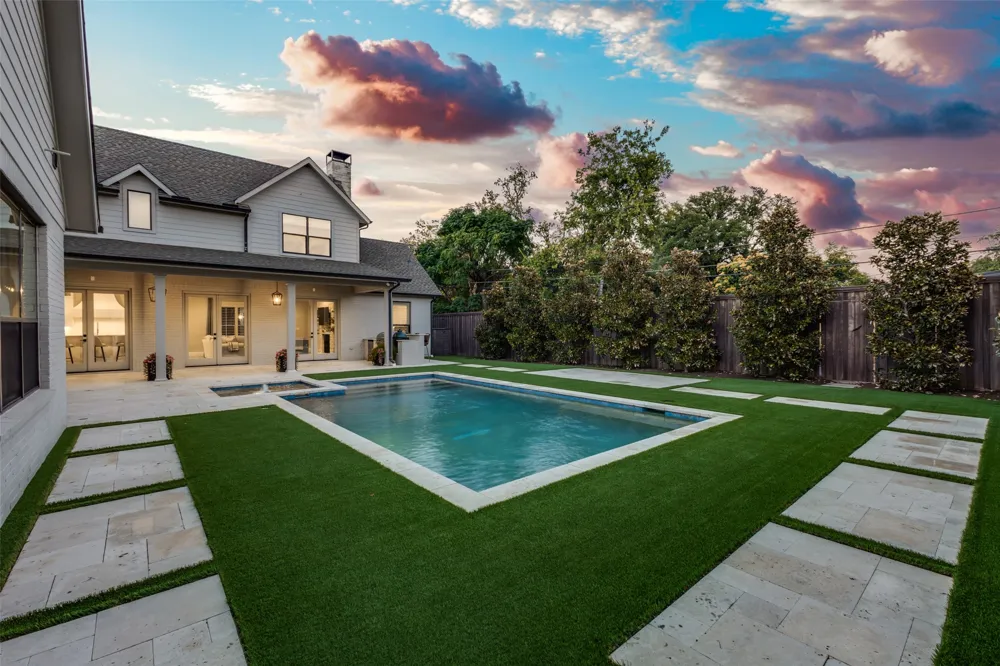 10322 Best Drive Dallas, TX 75229