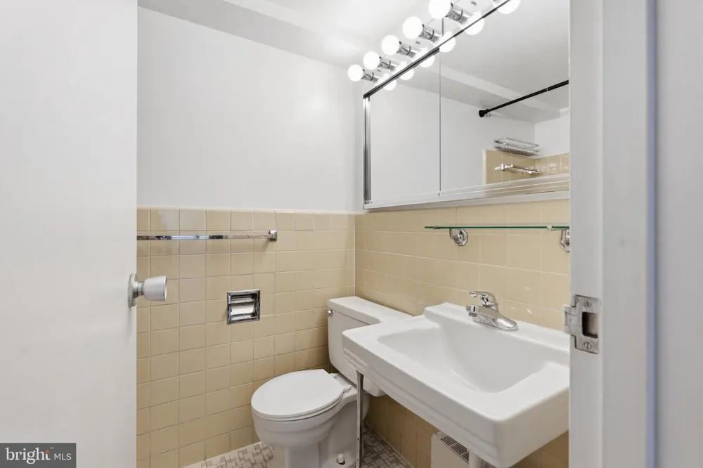5410 CONNECTICUT AVENUE NW #208 Washington, DC 20015