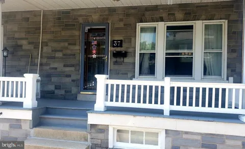 37 E WALNUT STREET
