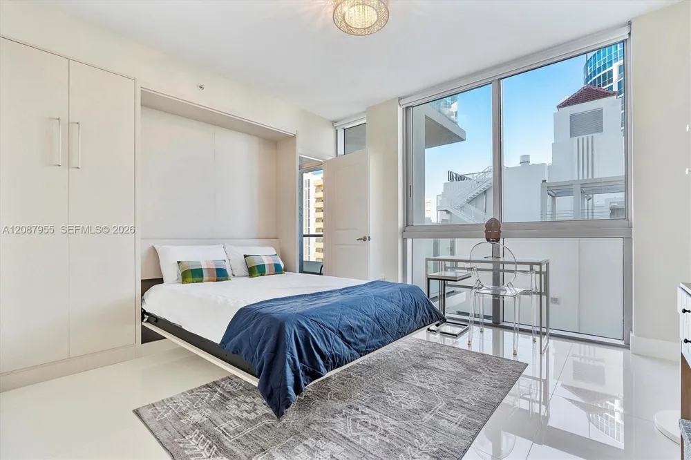 3737 Collins Ave #S-804 Miami Beach, FL 33140