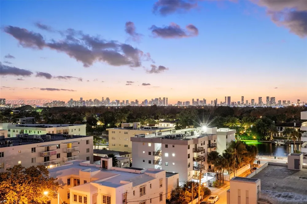 3737 Collins Ave #S-804 Miami Beach, FL 33140