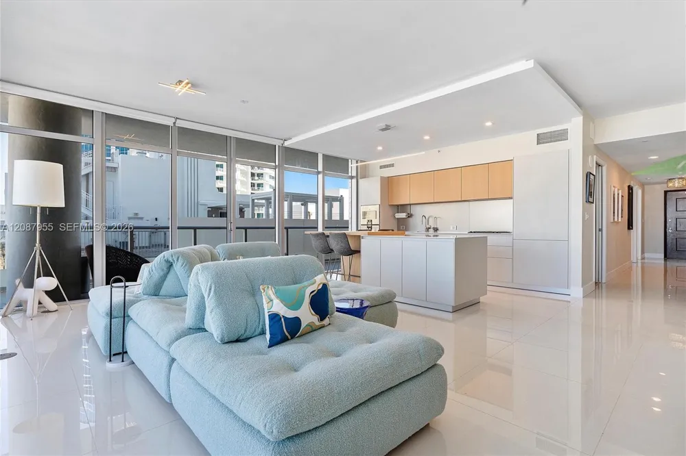 3737 Collins Ave #S-804 Miami Beach, FL 33140