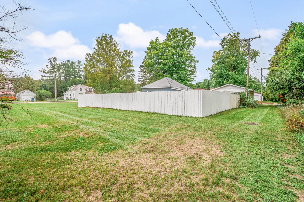 301 E Angel Avenue Barryton, MI 49305