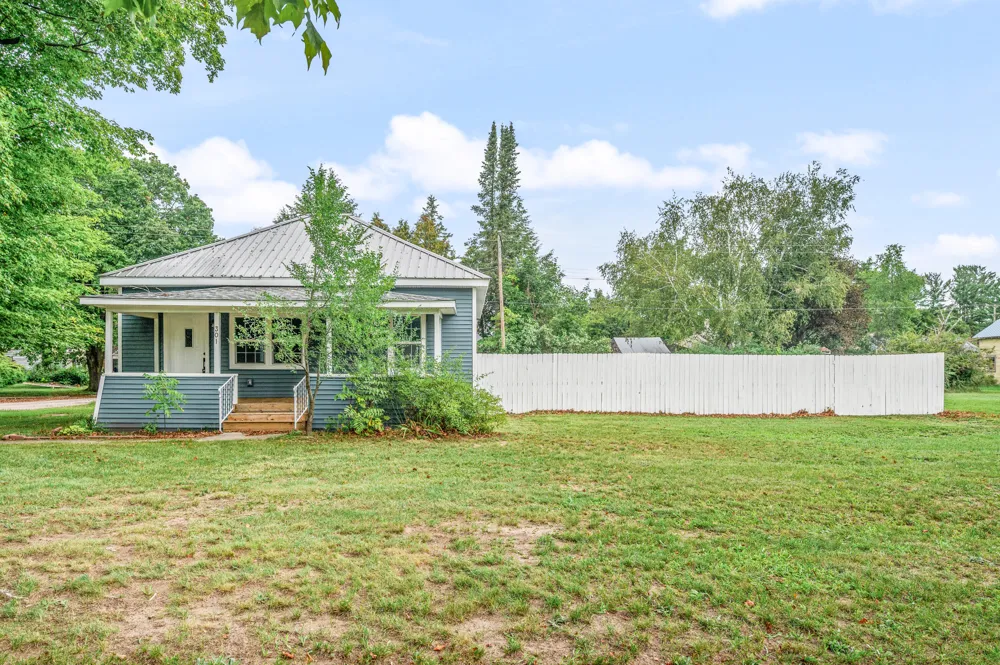 301 E Angel Avenue Barryton, MI 49305
