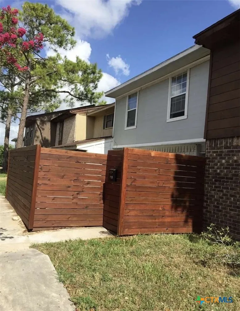 1905 Ben Wilson Street #17 Victoria, TX 77901