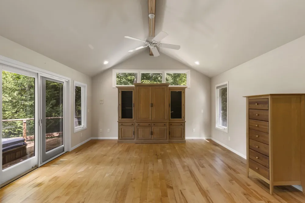 10376 Harmony Drive Green Lake Township, MI 49643