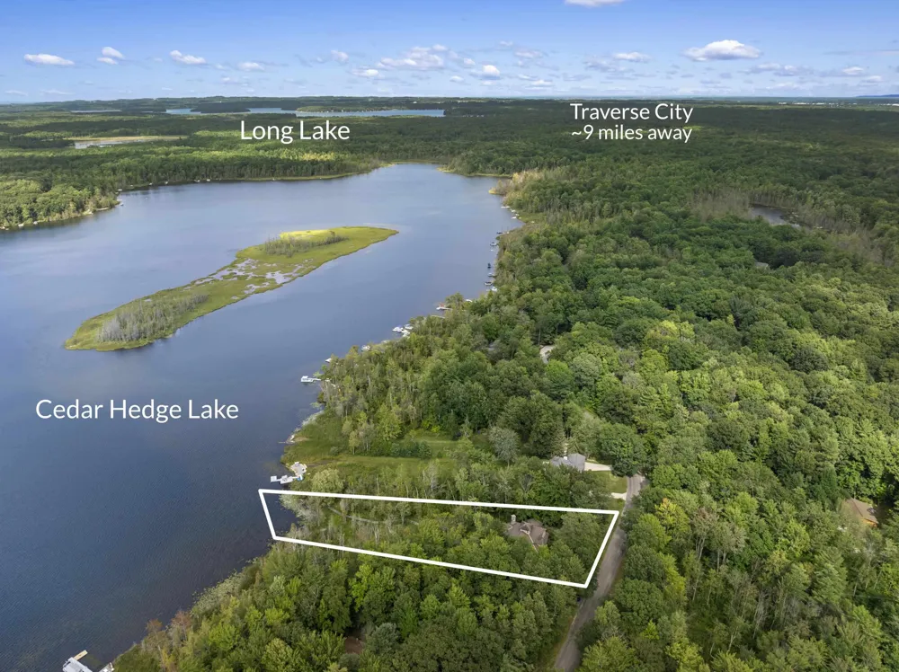 10376 Harmony Drive Green Lake Township, MI 49643