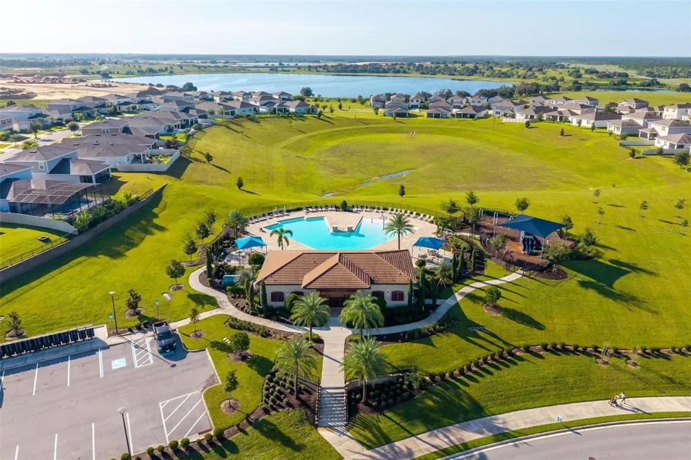 14427 CRESTAVISTA AVENUE Clermont, FL 34714
