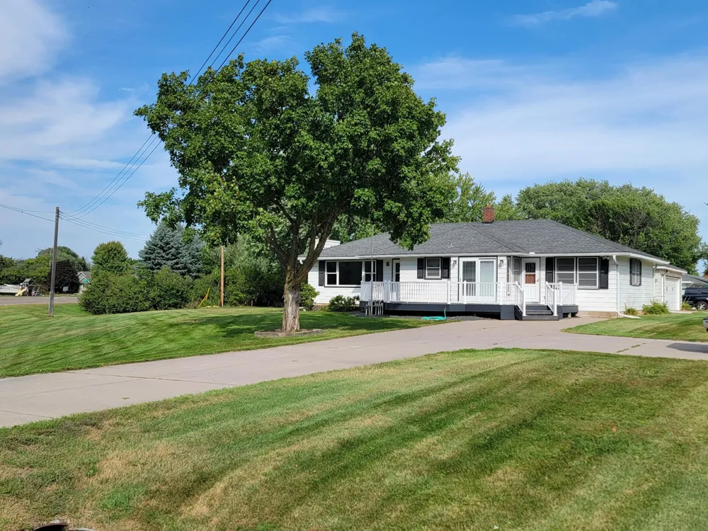 327 Pine Street Vermillion, MN 55085
